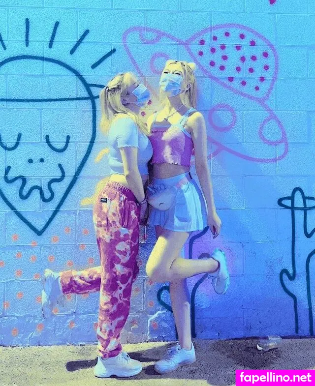 Starsmitten , starsmitten_ Nude Leaked OnlyFans Photo #lh2444u1iZ