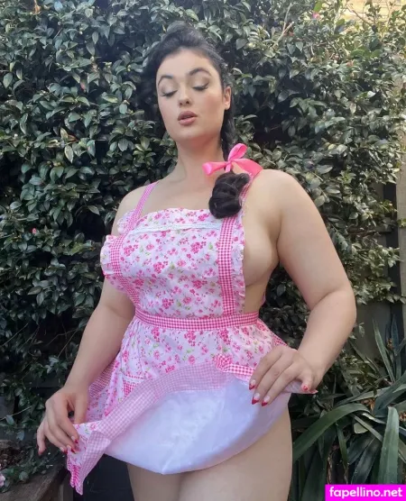 Stefaniaferrario 2 OnlyFans Thumbnail #EzinbfUyJj