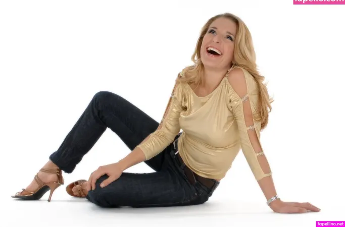 Stefanie Hertel OnlyFans Thumbnail #OOW9X5ZEyC