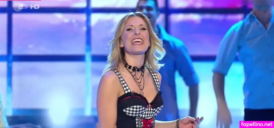 Stefanie Hertel OnlyFans Thumbnail #q6hAHryPtb