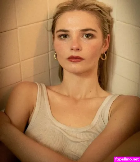 Stefanie Scott OnlyFans Thumbnail #npfN845e0S