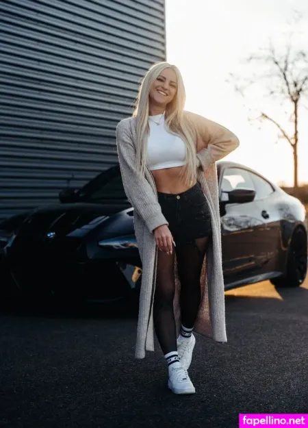 Stefanie Sutton OnlyFans Thumbnail #XSouxO5uWd