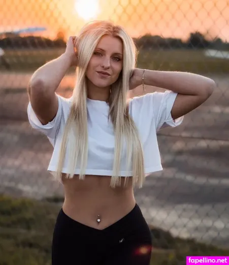 Stefanie Sutton OnlyFans Thumbnail #qvhJp0E948