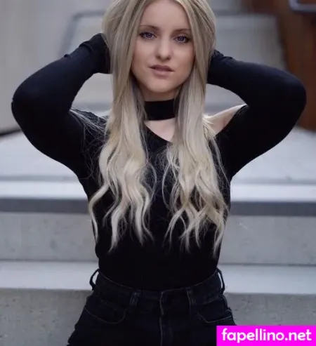 Stefanie Sutton OnlyFans Thumbnail #xPKlXhKbDK