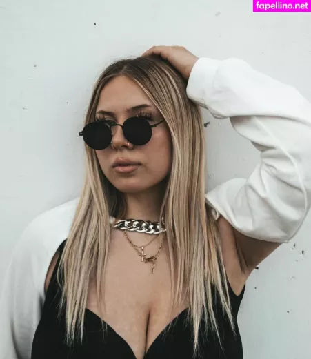 Stefanie OnlyFans Thumbnail #RAzzXGOsyU