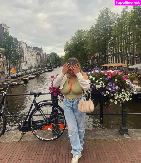 Stefanie OnlyFans Thumbnail #S8nGTEwzYm