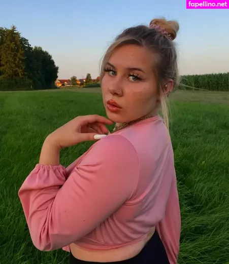 Stefanie OnlyFans Thumbnail #VFp38XwvVF