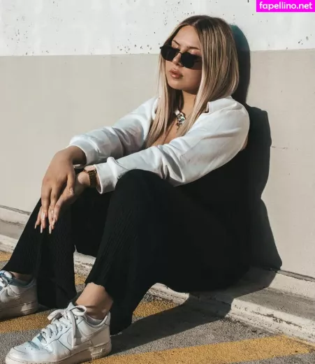 Stefanie OnlyFans Thumbnail #dTydwY4pgC