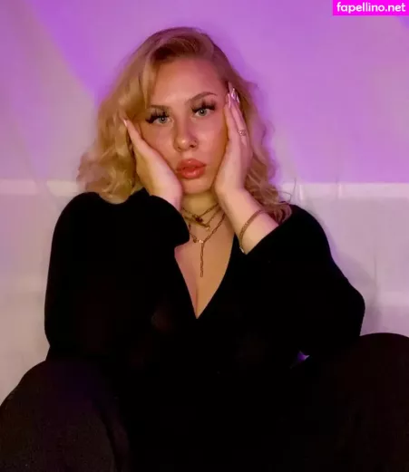 Stefanie OnlyFans Thumbnail #mZgO0TVnyC