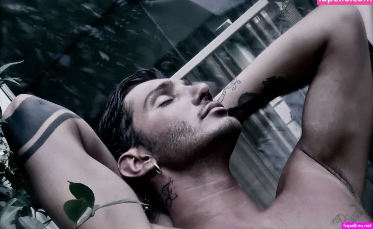 Stefano De Martino OnlyFans Thumbnail #wwS4y7btVk