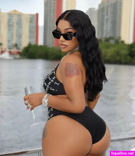 Steff London OnlyFans Thumbnail #fbhETdOb6C