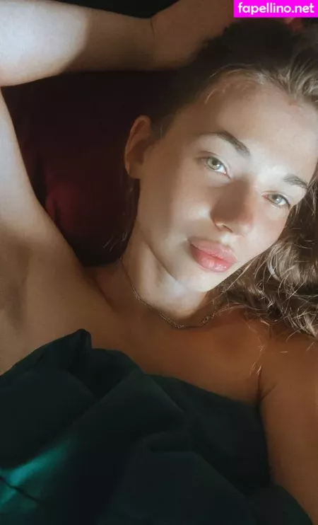 Steklova Eseniia OnlyFans Thumbnail #nJi6Sux5na