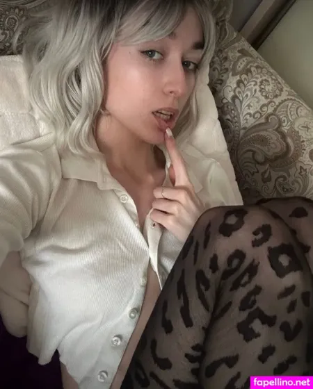 Stella Blossomm OnlyFans Thumbnail #TWpvAU626e