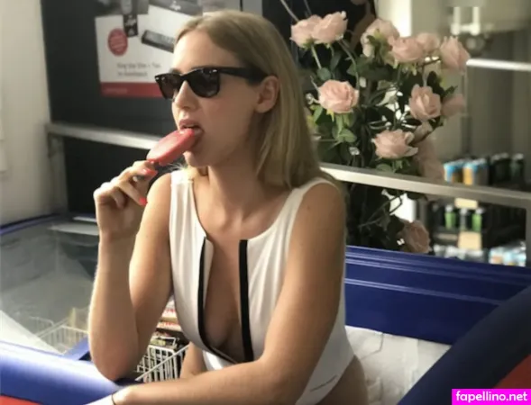 Stella Bossi OnlyFans Thumbnail #B7wCd6xr2f