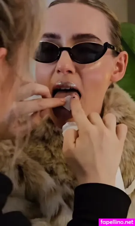 Stella Bossi OnlyFans Thumbnail #tC2eN2Vq6j