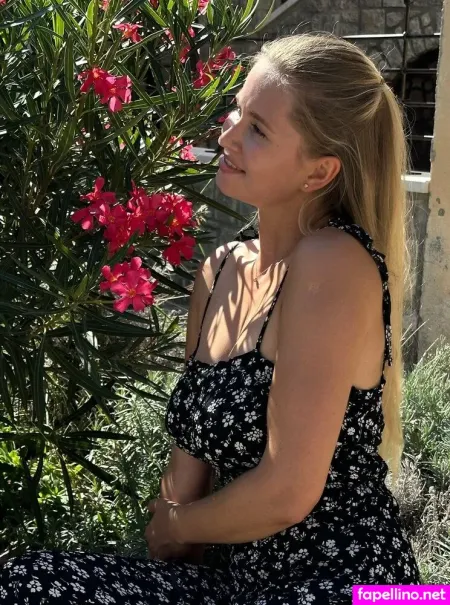 Stella Cardo Blog OnlyFans Thumbnail #F5f3ThKX8R