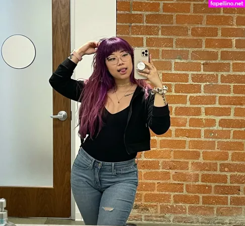 Stella Chung 1 OnlyFans Thumbnail #7LIuNzdRTT