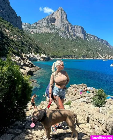 Stella Cinderella OnlyFans Thumbnail #25W9E8xdPT