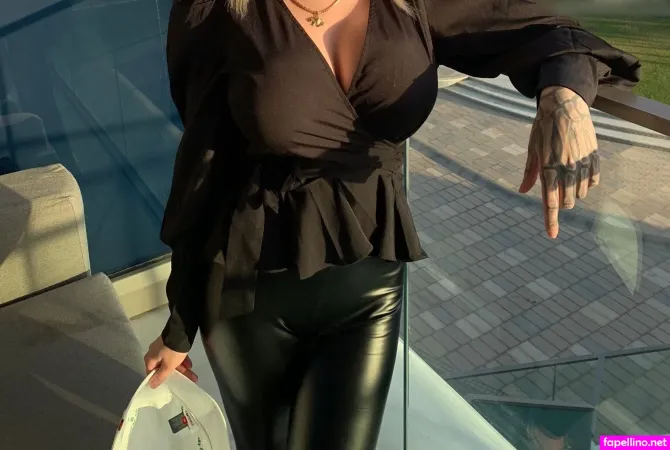 Stella Cinderella OnlyFans Thumbnail #Wxa48woFfS