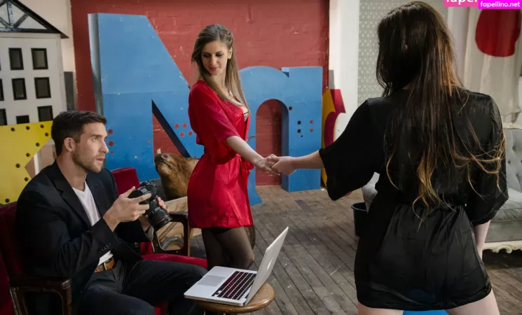 Stella Cox OnlyFans Thumbnail #0pJaXPAo3Z