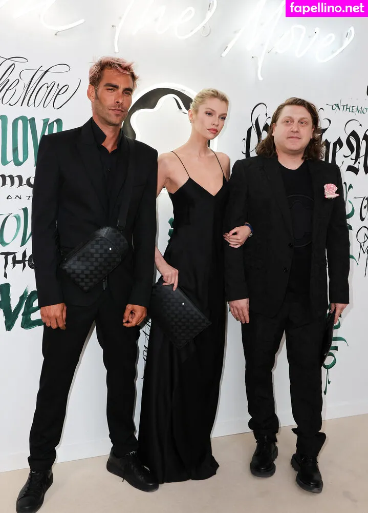 Stella Maxwell, stellamaxwell Nude Leaked OnlyFans Photo #N5kRC2abSt