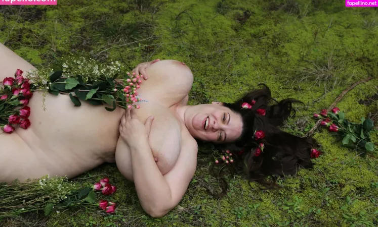 Stella R Galaxy OnlyFans Thumbnail #bio7CJMeZH