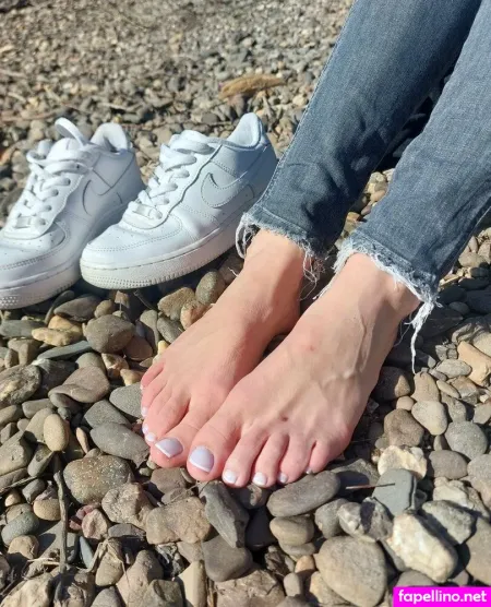 Stella Reeve OnlyFans Thumbnail #44AREYmEf8