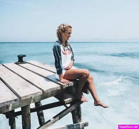 Stella Schubert Get Way Club OnlyFans Thumbnail #7jHInn52kf