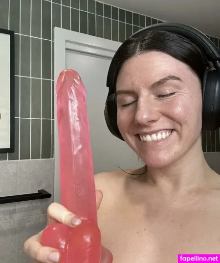 Stella OnlyFans Thumbnail #8hT37PW4zz