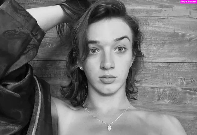 Stellasamore OnlyFans Thumbnail #dQ4W8lAp6D