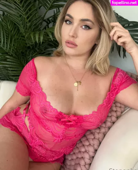 Stepanka OnlyFans Thumbnail #UhKY8VCQEb