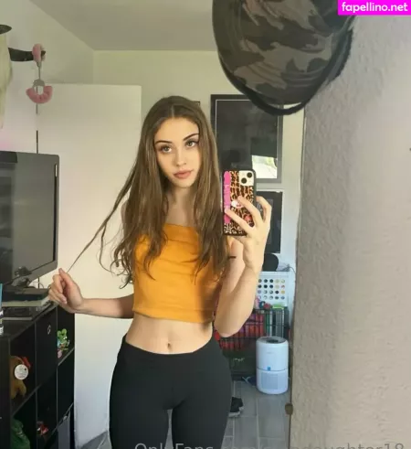 Stepdaughter18 OnlyFans Thumbnail #41CeOfwder