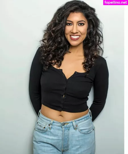 Stephanie Beatriz OnlyFans Thumbnail #S98NZQmqyz