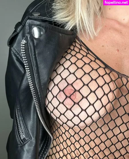 Stephanie Clerbois OnlyFans Thumbnail #9vTt99V8IO
