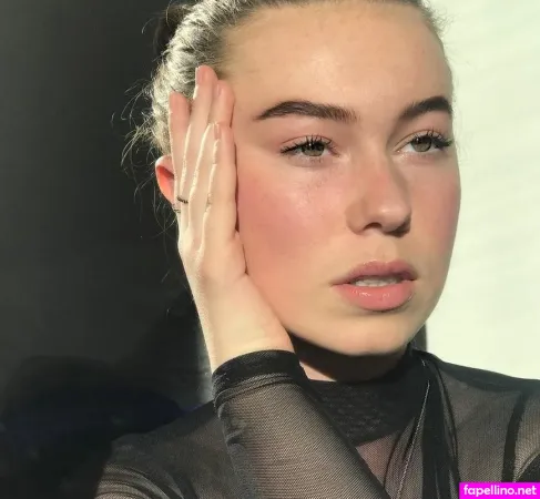 Stephanie Cox OnlyFans Thumbnail #G1DWUsEBGF