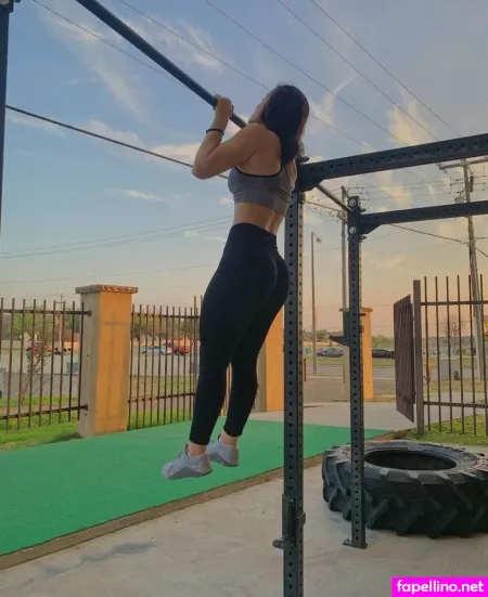 Stephanie Fanelle OnlyFans Thumbnail #YjRe03sKFm