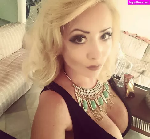 Stephanie Fox OnlyFans Thumbnail #H3NtDp1e4g