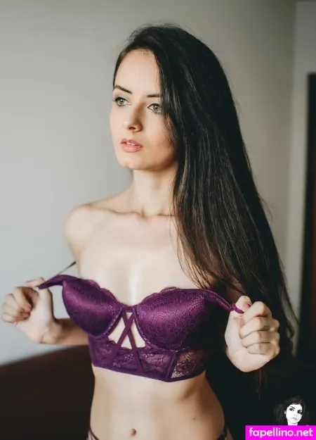 Stephanie Gomes OnlyFans Thumbnail #3CKJjkk3I3