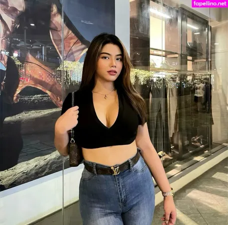 Stephanie Licas OnlyFans Thumbnail #Muwsssp6L2