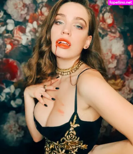 Stephanie Oustalet OnlyFans Thumbnail #PLEb1isLev
