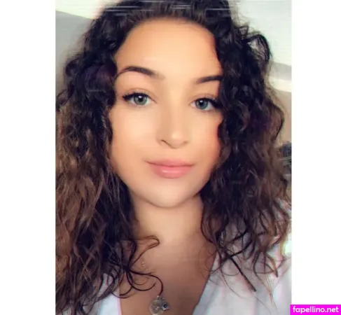 Stephanie Sangster OnlyFans Thumbnail #26krx3iznX