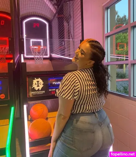Stephanie Sangster OnlyFans Thumbnail #hgoD3kCnry
