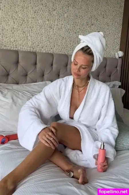 Stephanie Schmitz OnlyFans Thumbnail #9DrobRthWR