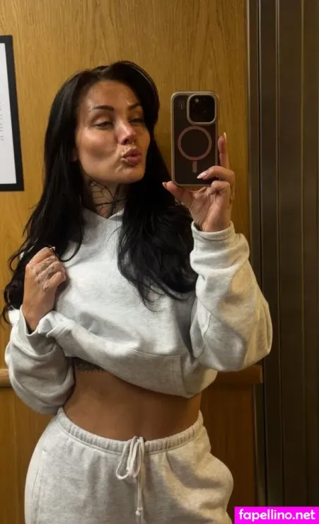 Stephaniekisses 2 OnlyFans Thumbnail #D0uAGGf4Gk