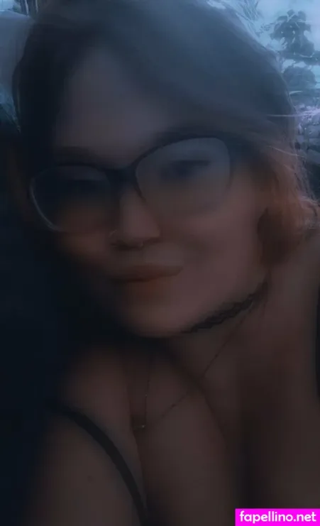 Stephanienlgeorge OnlyFans Thumbnail #48YlNBj4dR
