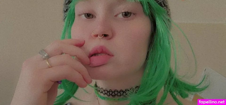 Stephanienlgeorge OnlyFans Thumbnail #rFTHuVfons