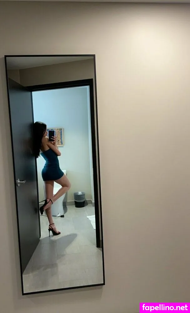 petitemiax, stepsis_mia Nude Leaked OnlyFans Photo #fRzedsblSA