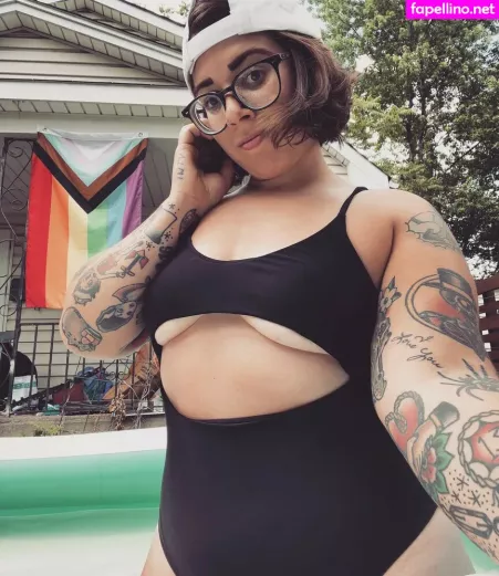 Stepstool Sarah OnlyFans Thumbnail #1VF4mIwKTB