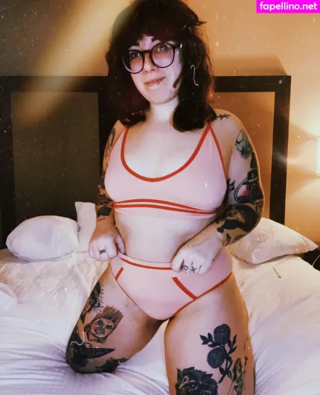 Stepstool Sarah OnlyFans Thumbnail #2sdyxpF4GQ