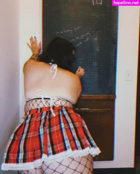 Stepstool Sarah OnlyFans Thumbnail #3IoVqGtGgp